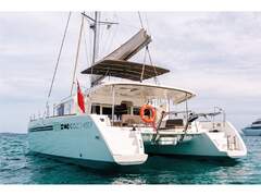 Lagoon 450 - LLUNA (sailing catamaran)